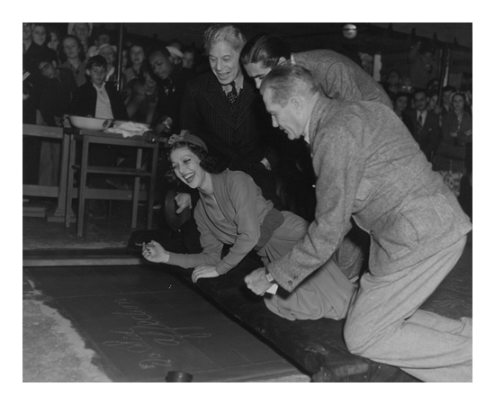 Loretta Young at Gruman's Chinese Theater in 1937